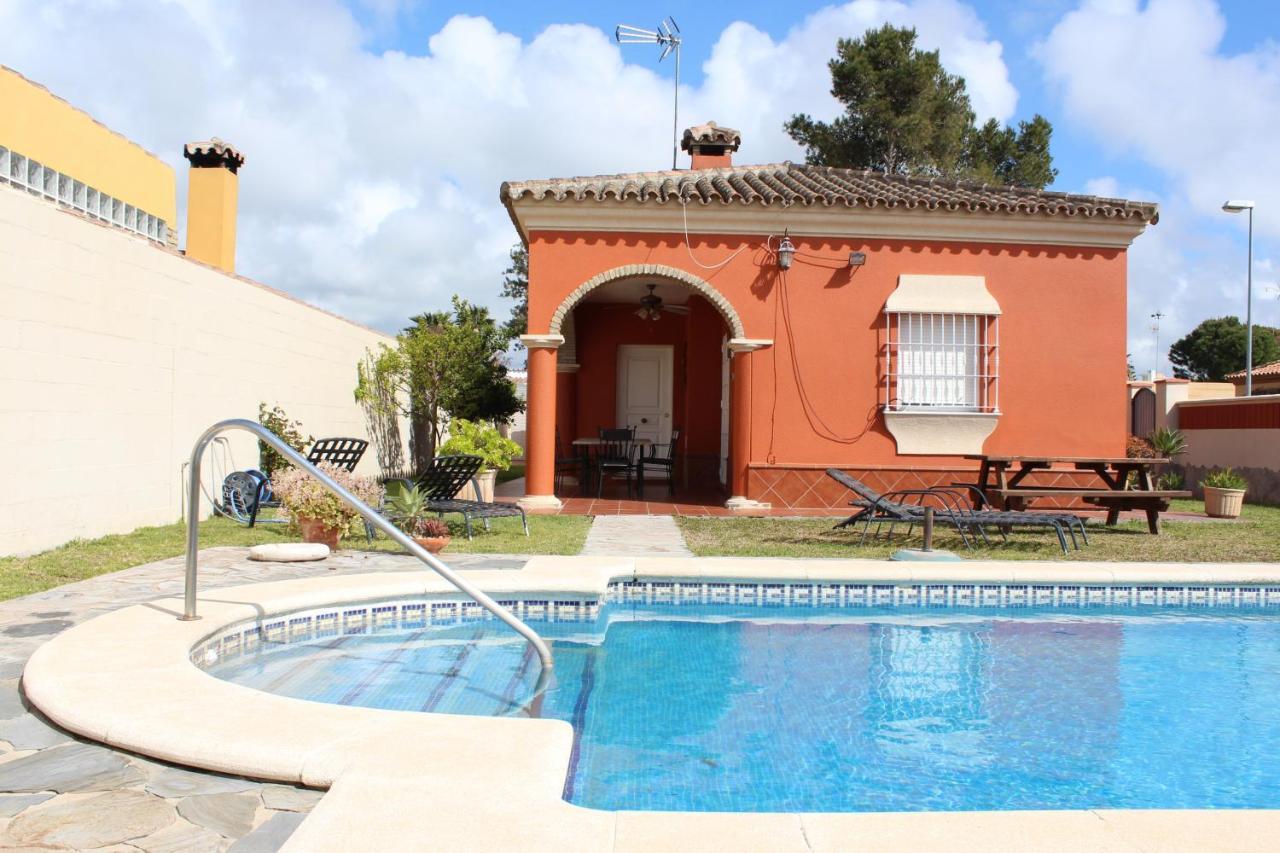 הוילה צ'יקלנה דה לה פרונטרה Chalet Marisma Con Piscina Privada מראה חיצוני תמונה