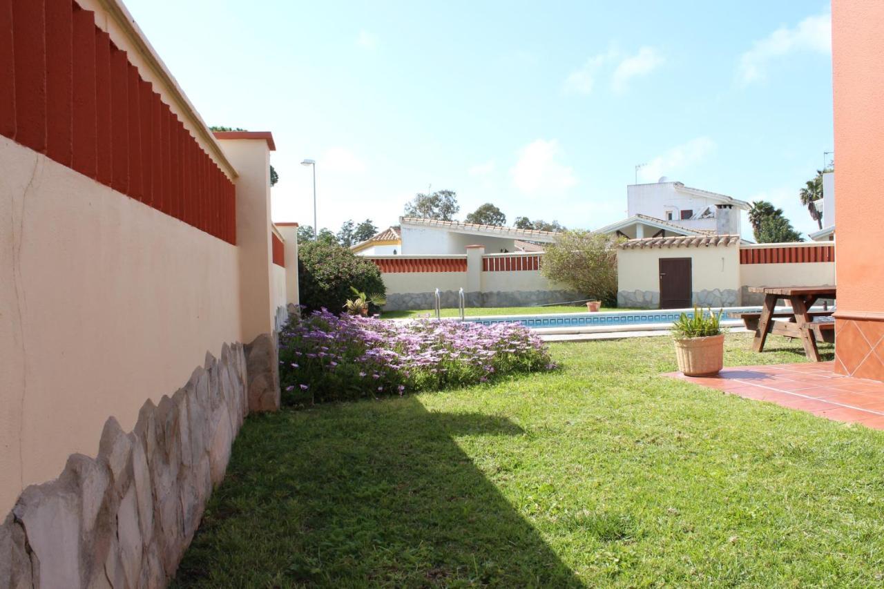 הוילה צ'יקלנה דה לה פרונטרה Chalet Marisma Con Piscina Privada מראה חיצוני תמונה