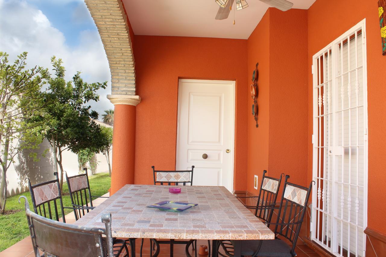 הוילה צ'יקלנה דה לה פרונטרה Chalet Marisma Con Piscina Privada מראה חיצוני תמונה