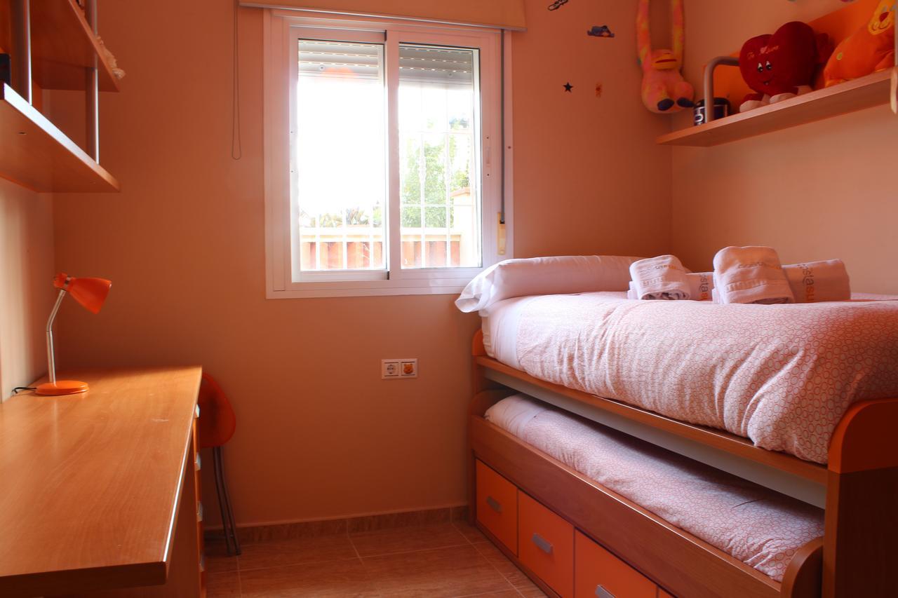 הוילה צ'יקלנה דה לה פרונטרה Chalet Marisma Con Piscina Privada מראה חיצוני תמונה