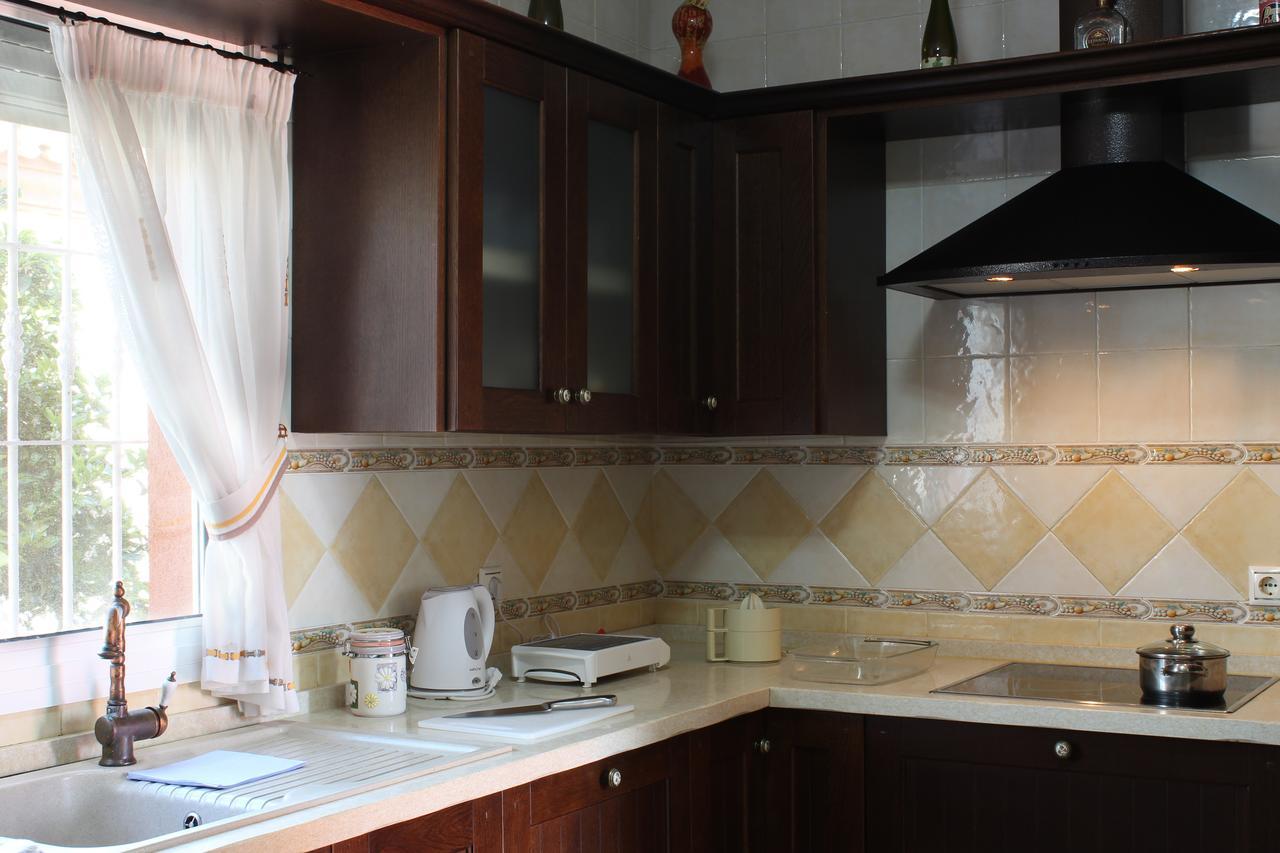 הוילה צ'יקלנה דה לה פרונטרה Chalet Marisma Con Piscina Privada מראה חיצוני תמונה